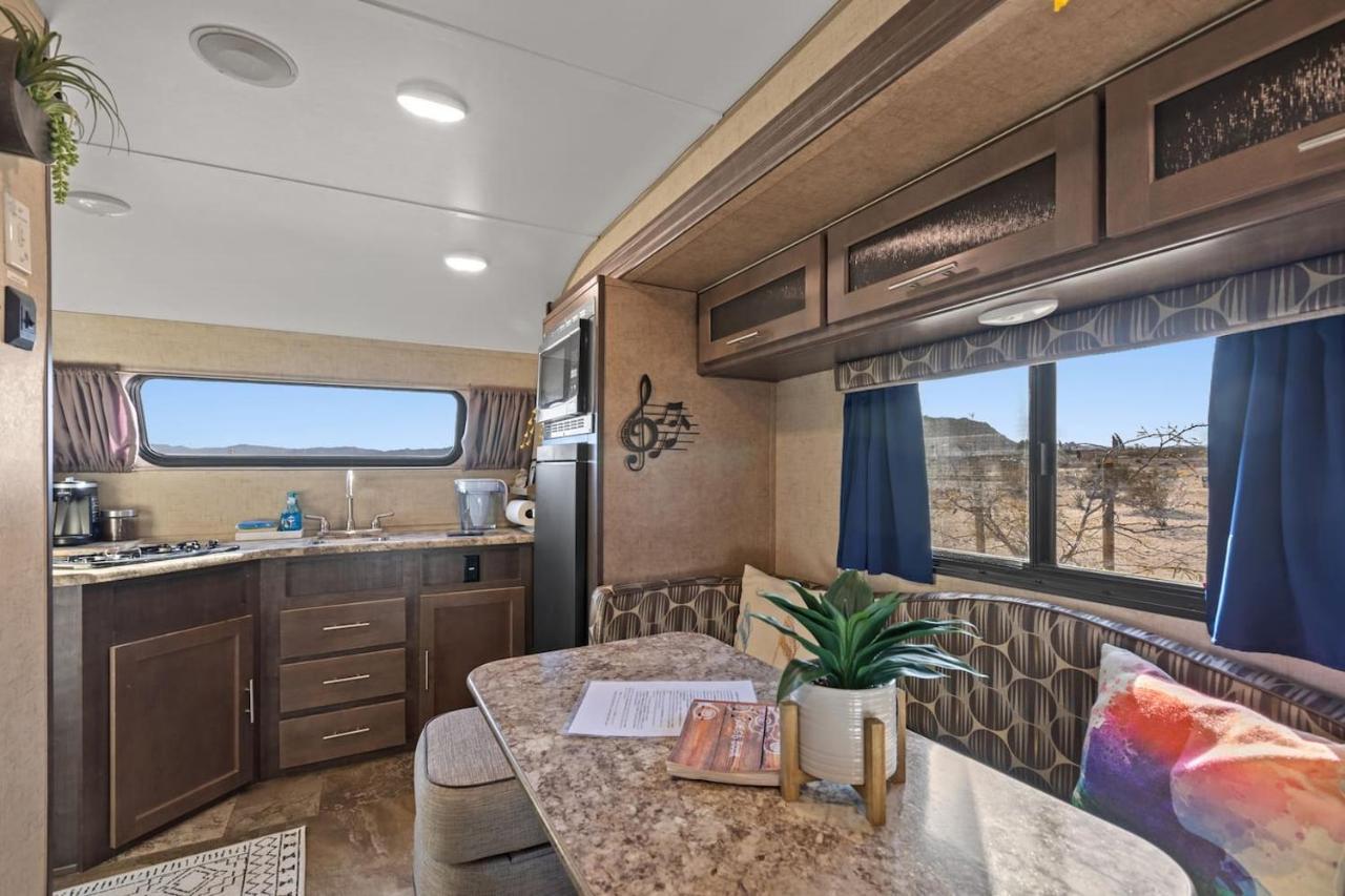 Jt Village Campground - Lil Miss Daisy Joshua Tree Extérieur photo